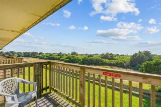 Ocean View Pet-Friendly 1-Bedroom Family Suite - Pool and Hot Tub - 9