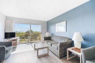 Ocean View Pet-Friendly 1-Bedroom Family Suite - Pool and Hot Tub - 8