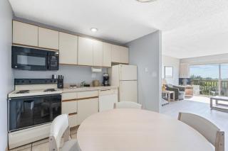 Ocean View Pet-Friendly 1-Bedroom Family Suite - Pool and Hot Tub - 6