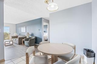 Ocean View Pet-Friendly 1-Bedroom Family Suite - Pool and Hot Tub - 4