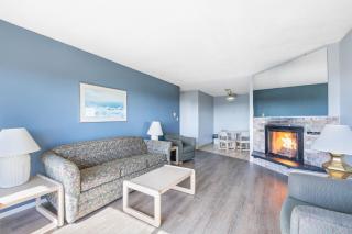 Ocean View Pet-Friendly 1-Bedroom Family Suite - Pool and Hot Tub - 2