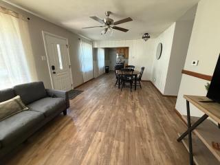 Charming 3 bedroom near shopping Extended stays welcome - 7