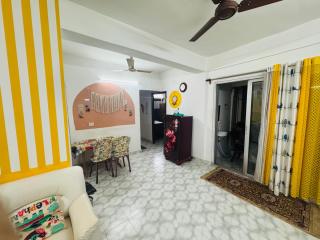 Azure Courtyard - vibrant and cozy vibe - 0