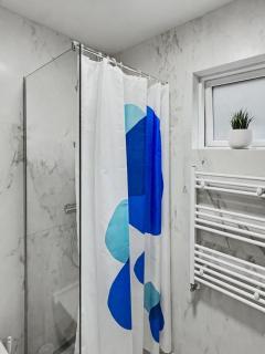 Spacious Downtown Reykjavik Apartment Free Parking & Walk Everywhere - 4