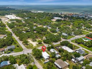 One More Cast Coastal House with Fenced Yard and Screened Porch near the Ocean - 2