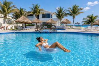 Beachfront Three-Story Coastal Penthouse, 3BR-3BA - 3