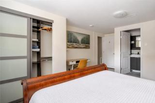 Cozy Coastal Retreat Close to Beach Park - 2