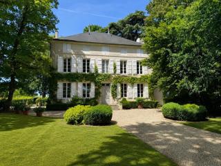 Domaine d'exception à 15mn d'Angoulême - Piscine - 8