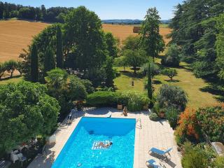 Domaine d'exception à 15mn d'Angoulême - Piscine - 9