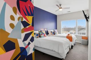 2 Min Walk Dickies Arena Lux Home Parking - 4