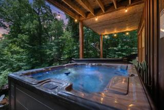 Rivendell - Morganton, GA - Take in Beautiful Lake Views, Soak in the Hot Tub, Rack Up a Game of Pool, and Enjoy Game Nights in - 8