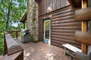 Rivendell - Morganton, GA - Take in Beautiful Lake Views, Soak in the Hot Tub, Rack Up a Game of Pool, and Enjoy Game Nights in - 2
