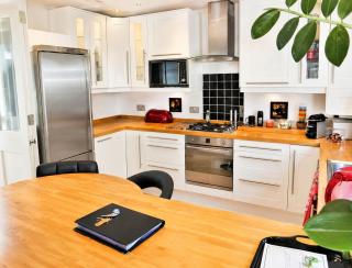 Sunny 2 bedroom, 2 bathroom Apartment with Rooftop in Central London - 1