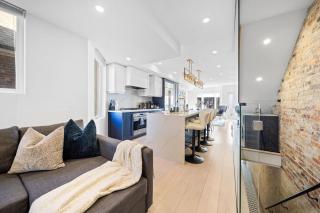 Modern Designer Home Rooftop City Views - 4