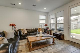 Family Suburban Retreat! 20 Mi to Dtwn Houston - 5