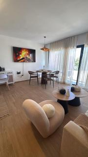 Beautiful Apartment 4 Minutes From the Beach - 8