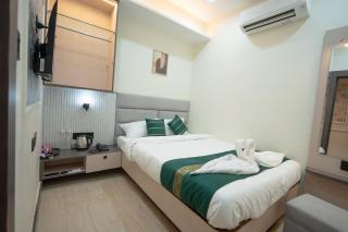 Gangaprasth Royal Stay - Near Kashi Vishwanath - 6