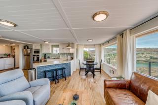 Cozy Grand Coulee Home w/ Deck & Views! - 4