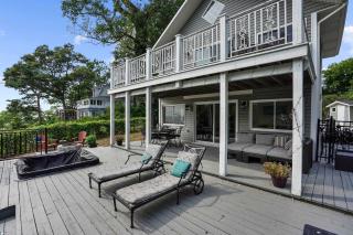 Waterfront Cottage w Pool Beach Access - 5