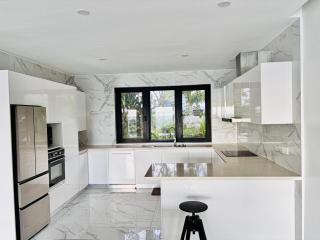 Golden Palm Apartment with overlooking view - 9