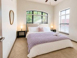 2BR Modern Downtown Tulsa Stay Near BOK Center - 3