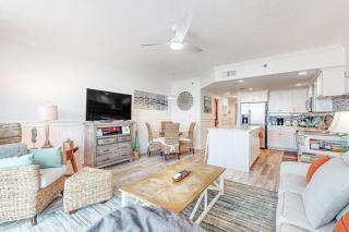 5th floor top rated well appointed beachfront condo - Lazy river pools and hot tubs - 7