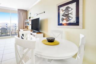 Spacious Top-Floor Condo At Waterscape 490 Feet Of Private Beach - 6