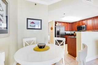 Spacious Top-Floor Condo At Waterscape 490 Feet Of Private Beach - 5