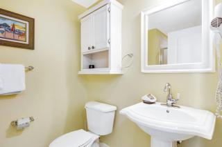 Spacious Top-Floor Condo At Waterscape 490 Feet Of Private Beach - 2