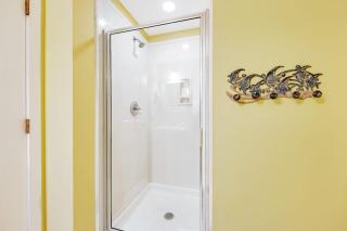 Spacious Top-Floor Condo At Waterscape 490 Feet Of Private Beach - 1