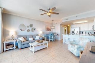 Beachfront Escape with Sixth-Floor Views Free WiFi Shared Pools & Gym - 0
