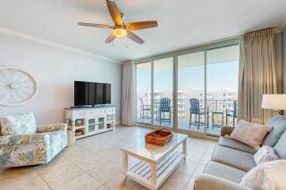 Beachfront Escape with Sixth-Floor Views Free WiFi Shared Pools & Gym - 5