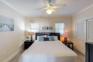 Tropical Condo On Okaloosa Island 490 Feet Of Private Beach - 1