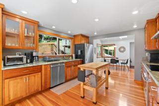 Redwood Oasis - Luxe Santa Cruz Cabin w/ Hot Tub - 8