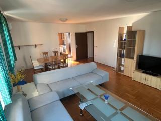 Spacious Family Apartment - 6
