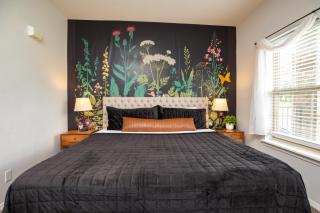 Couples Condo Retreat Overlooking Golf Course - 1