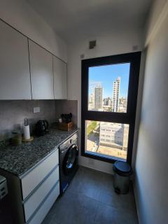 Apartment Centrally located, unobstructed view, and garage - 9