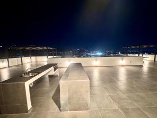 Depa entero nuevo con vista al bosque y ciudad - 4