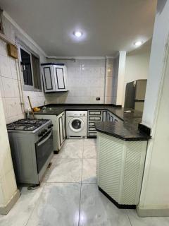 Cozy & Modern AC Room Near Downtown Cairo, Fast Wi-Fi - 6