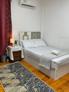 Cozy & Modern AC Room Near Downtown Cairo, Fast Wi-Fi - 3