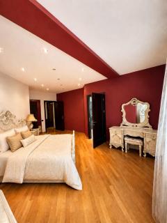 Baku Center Comfortable 3BR Apartment - 9