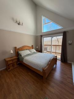 Lake-View Chalet for 10, Beach & SkiBike-inOut - 1
