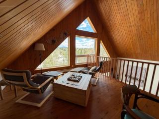 Lake-View Chalet for 10, Beach & SkiBike-inOut - 5
