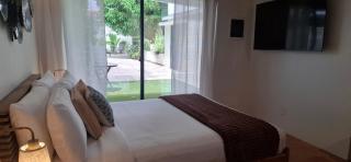 Esensia Boutique Studio - 1