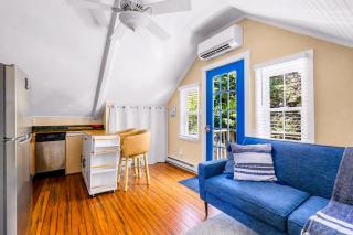 Charming Upper-Level Retreat - Dogs Welcome - 8