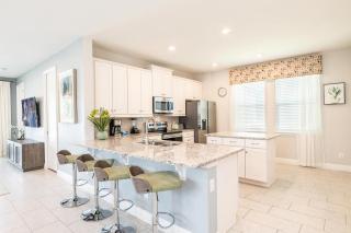 Dashing 6 Bdrm Villa with Games Room at Encore - 4