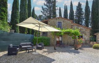 8 Bedroom Awesome Home In Arezzo - 9