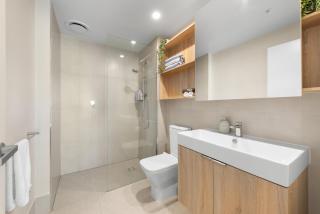 InSpired Serenity with River Views, Fast Wifi, Carpark, Gym, Rooftop Pool - 2