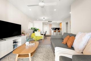 InSpired Serenity with River Views, Fast Wifi, Carpark, Gym, Rooftop Pool - 6