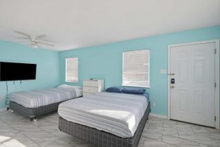 Beachside 1BR Studio Sleeps 4 & Near Attractions - Corpus Christi - 9
